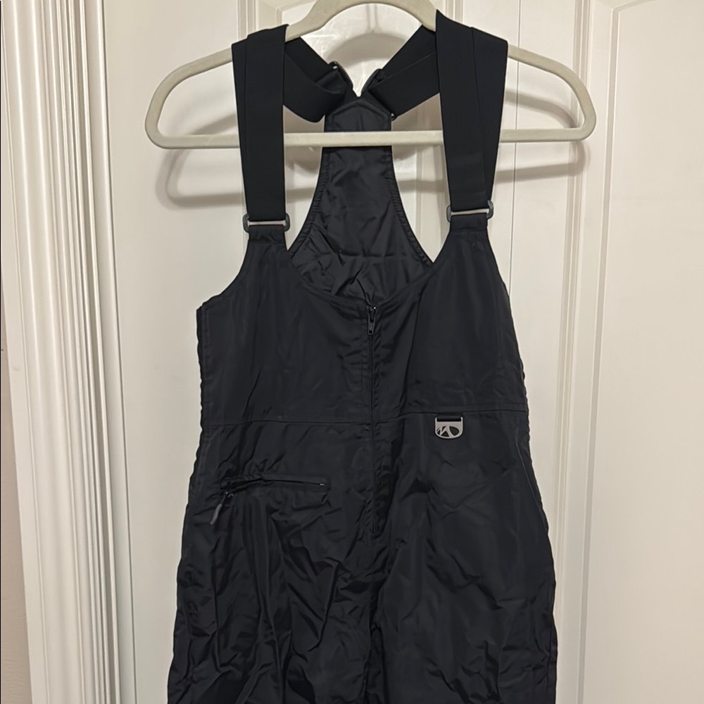 UT-19 by Marker Women’s Snow Suit and Scott Ski Goggles